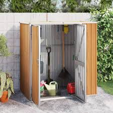 IKAYAA è un capanno per attrezzi da esterno ideale per giardini. Realizzato con materiali resistenti