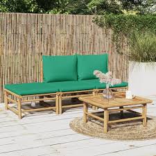 Il set di mobili da giardino Rantry è composto da quattro pezzi in bambù