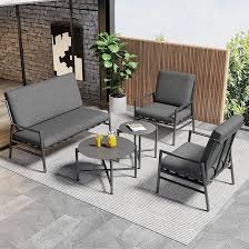 Il set di mobili da giardino Oyemige comprende un elegante set di divani da esterno con quattro pezzi