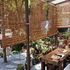 La tenda di bambù ZYFA è una soluzione elegante e funzionale per l'ombreggiatura degli spazi esterni. Progettata per finestre e balconi