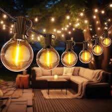 La catena luminosa da esterno di 15 metri è ideale per illuminare giardini e spazi esterni. Composta da 25 lampadine