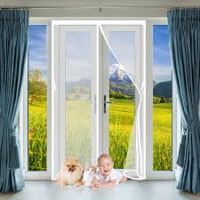 La Zanzariera Magnetica per Porte Finestra misura 190 x 205 cm ed è progettata per offrire una protezione efficace contro gli insetti. Realizzata con materiali traspiranti