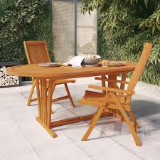 Il Tavolo da Giardino ShCuShan misura 200x100x75 cm ed è realizzato in legno massello di eucalipto. Questo tavolo pieghevole ha una forma rettangolare e presenta un design multifunzionale