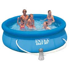La piscina gonfiabile rotonda Intex misura 305 x 76 cm ed è ideale per il giardino. Facile da installare