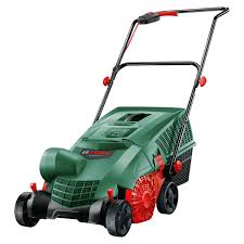 Il Bosch Arieggiatore per prato elettrico UniversalRake 900 è un attrezzo potente da 900 W