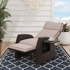La Poltrona Relax in Rattan di Grand Patio è una sedia da giardino elegante e confortevole