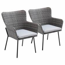 Il set Oviala comprende due poltrone rotonde da giardino in vimini