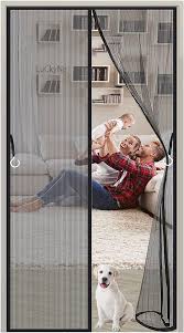 La Zanzariera Magnetica per Porte Finestra misura 120 x 245 cm ed è progettata per offrire una soluzione efficace contro gli insetti. Facile da installare