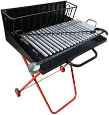 Il barbecue a legna alla veneta di 50 cm è un'ottima scelta per gli amanti della cucina all'aperto. Realizzato in materiali di alta qualità