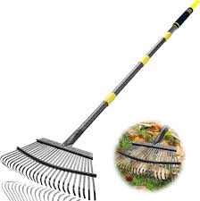 Rastrello per foglie è un attrezzo da giardino robusto e resistente