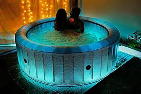 La minipiscina SPA idromassaggio gonfiabile Sicorage Ryast è ideale per l'uso sia interno che esterno