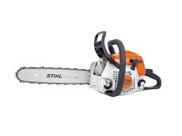 La motosega Stihl MS 211 è dotata di una lama lunga 35 cm e una catena con uno spessore di 1