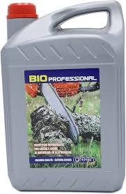 Olio refrigerante per catena motosega BIO PROFESSIONAL in formato da 5 litri è progettato per garantire prestazioni ottimali durante l'uso della motosega. Questo olio di alta qualità riduce l'attrito e il surriscaldamento della catena