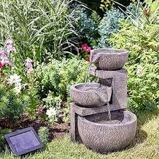 La fontana d'acqua moderna Garden Mile presenta un design elegante con una caduta di roccia che crea un'atmosfera rilassante nel tuo giardino o patio. Realizzata con materiali di alta qualità