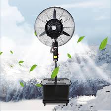 I grandi ventilatori nebulizzatori su piedistallo sono dispositivi di raffreddamento ideali per ambienti esterni e interni. Disponibili in dimensioni di 28 e 32 pollici