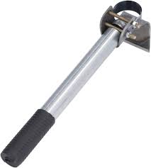 Il Shipenophy Sarchiatore Manuale è uno strumento progettato per raschiare l'erba e mantenere il giardino in ordine. Caratterizzato da un design ergonomico