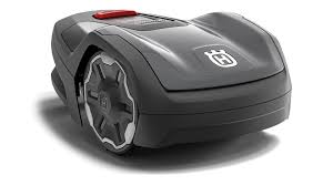 Il Robot Tagliaerba Husqvarna Automower Aspire R4 è progettato per prati fino a 400 m². È controllabile tramite un'app e ottimizzato per affrontare passaggi stretti. La sua installazione richiede un cavo per delimitare l'area di lavoro. Questo dispositivo offre un taglio efficiente e autonomo