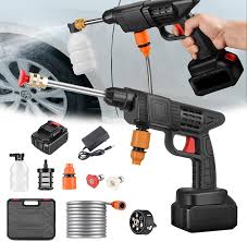 L'idropulitrice a batteria da 48 V Max e 90 Bar è un dispositivo portatile ideale per la pulizia di superfici esterne. Grazie alla sua potenza e alla praticità di utilizzo