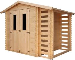 La casetta da giardino in legno è un'ottima soluzione per organizzare gli spazi esterni. È dotata di una legnaia integrata