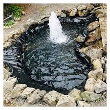 La tela cerata MYJIO è una fodera per stagni realizzata in materiale HDPE di alta qualità. Questa fodera nera in PVC è progettata per garantire una protezione duratura e resistenza all'acqua