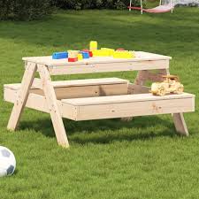 Il Tavolo da Picnic Rantry per bambini misura 88x97x52 cm ed è realizzato in legno massello