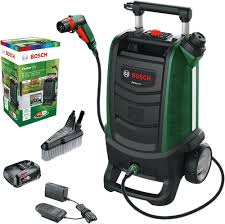 La Bosch Idropulitrice per Esterno 06008B6101 è un potente strumento progettato per la pulizia di superfici esterne. Dotata di un motore efficiente